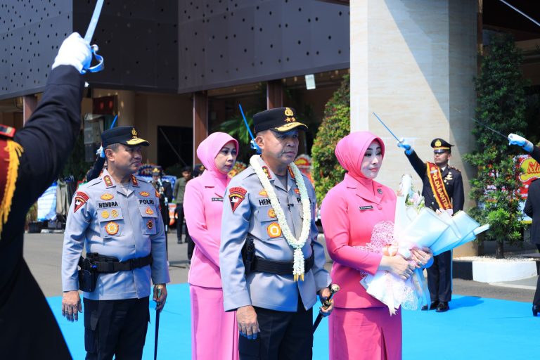 Penuh Haru, Polda Banten Lepas Irjen Pol Hengki untuk Melanjutkan Pengabdian