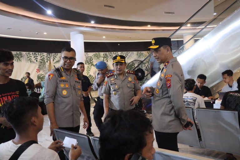 Kapolda Banten Tinjau Penanganan Kebakaran KMP Batu Mandi, Kapolres dan Wakapolda Pastikan Korban Tertangani