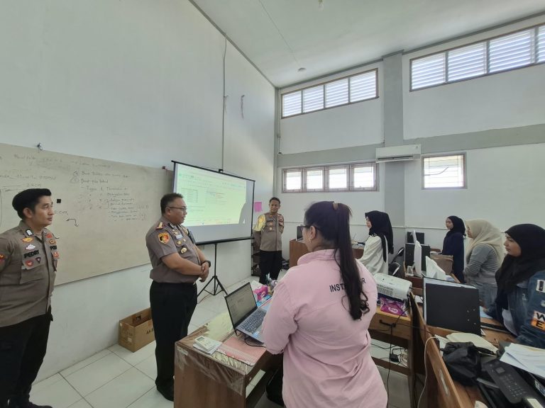 Dukung Semangat Polisi Bersama Masyarakat, Polres Sukamara Dorong Peningkatan Keterampilan dan Akses Kerja melalui Program POLIRAN