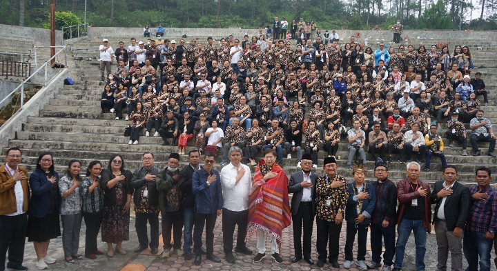 Perkuat Komitmen Pelayanan dan Kemitraan Pendidikan Kristen, Pemkab Tapanuli Utara Sambut Ibadah dan Kunjungan Peserta Rakernas V MPK Indonesia di Salib Kasih