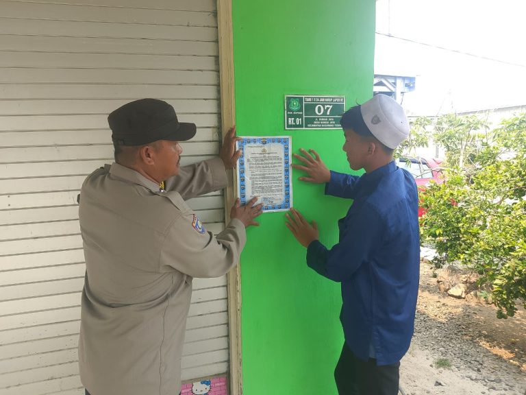 Personel Polsek Basarang Himbau Maklumat Polda Kalteng Dengan Warga Di Wilayah Hukumnya