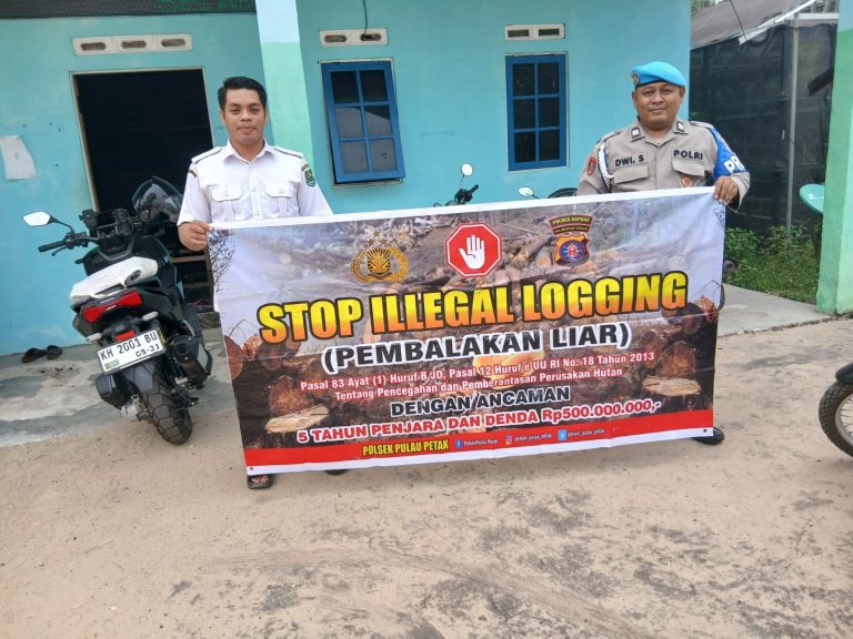 SOSIALISASI PENEBANGAN HUTAN SECARA LIAR (ILEGAL LOGING) OLEH PERSONIL POLSEK PULAU PETAK