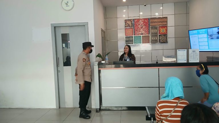 Cegah Gangguan Kamtibmas, Polsek Kapuas Barat Intensifkan Patroli Objek Vital di Bank BRI KCP Mandomai