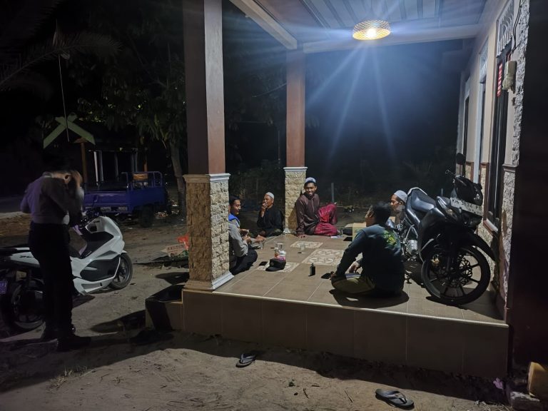 PATROLI MALAM, PAMAPTA POLRES SERUYAN SAMBANGI WARGA PERKUAT KAMTIBMAS