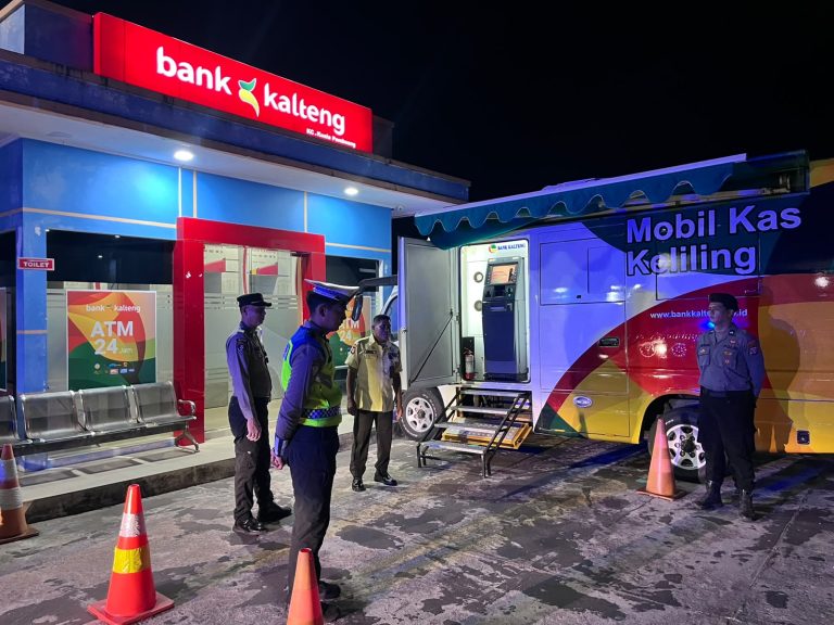 JAGA KEAMANAN MALAM HARI, POLRES SERUYAN PATROLI OBJEK VITAL DAN SAMBANGI MASYARAKAT