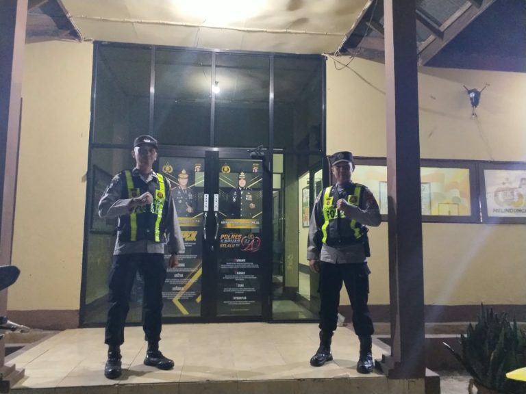 POLSEK PULAU PETAK LAKSANAKAN KEGIATAN SIAGA MAKO PADA MALAM HARI GUNA CIPTAKAN SITUASI AMAN