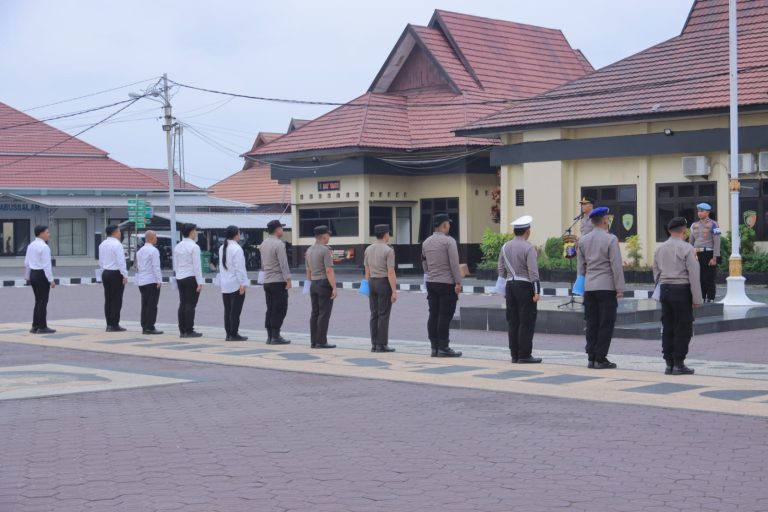 JELANG PERGANTIAN PIMPINAN, WAKAPOLRES SERUYAN BANGKITKAN SEMANGAT PERSONEL
