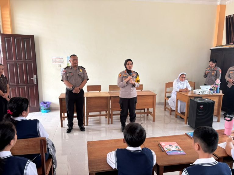 Polres Gunung Mas Edukasi Siswa tentang Perundungan, Serahkan Bantuan Oksigen dan Masker ke Sekolah