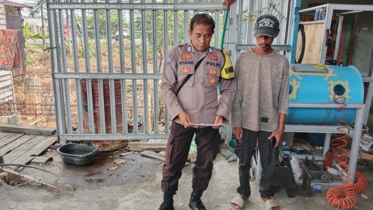 Cegah Karhutla dari Lingkungan Adat, Bhabinkamtibmas Sei Kayu Ajak Mantir Adat dan Ketua RT Perkuat Pengawasan