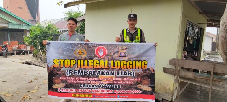SOSIALISASI PENEBANGAN HUTAN SECARA LIAR (ILEGAL LOGING) OLEH PERSONIL POLSEK PULAU PETAK