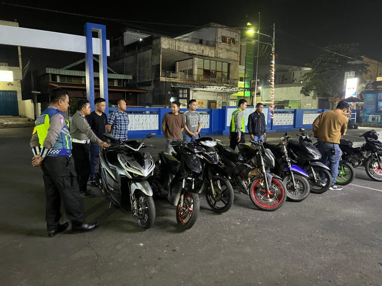 Satlantas Polres Kotim Gelar Blue Light Patrol di Malam Hari antisipasi Balapan liar, amankan Belasan unit kendaraan Roda 2